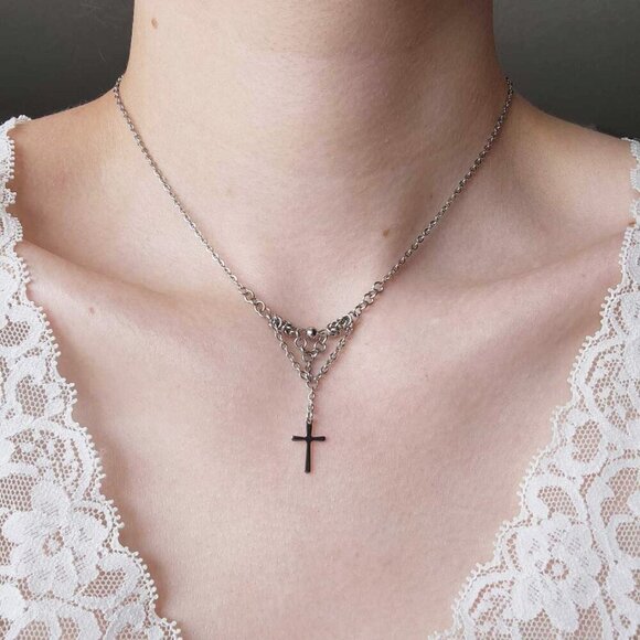 Gothic silver cross chain mail necklace ✦ dainty classic medieval necklace ✦ - Picture 1 of 9